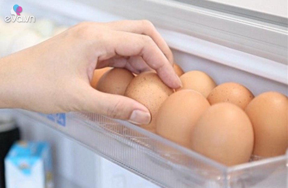 Đừng bảo quản trứng ở ngăn cửa tủ lạnh, đặt ở đây hiệu quả tốt hơn nhiều